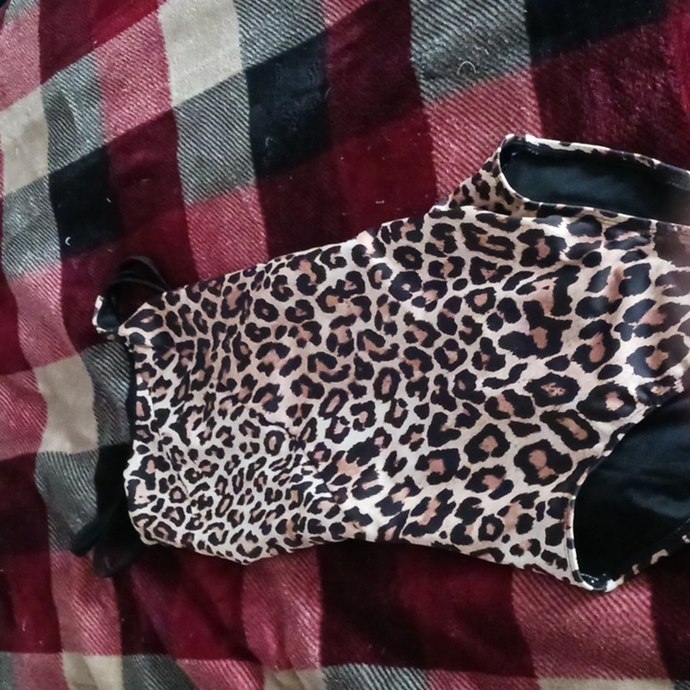 Jo Jax BNWT Leo